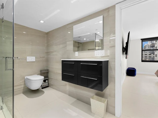 4301 Collins Ave # 705, Miami Beach FL 33140