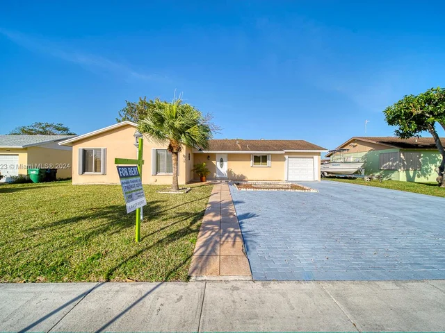 16330 SW 109th Ave, Miami FL 33157