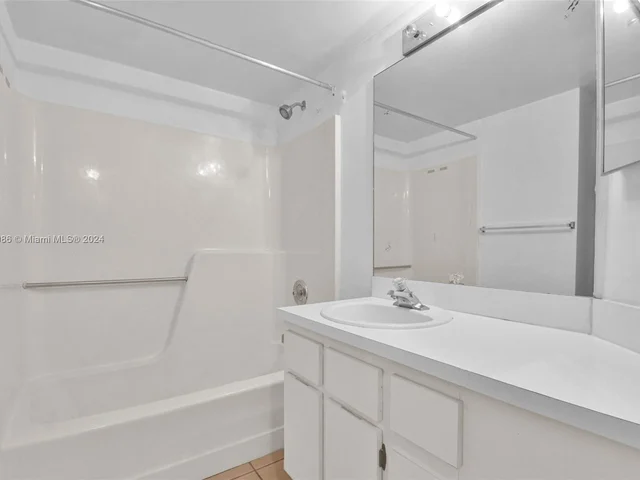 10501 W Broward Blvd # 304, Plantation FL 33324