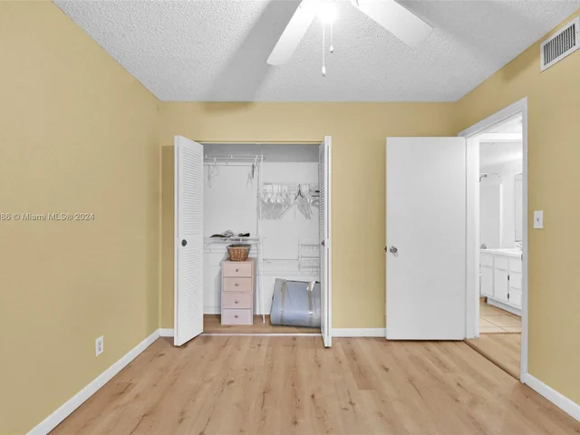 10501 W Broward Blvd # 304, Plantation FL 33324