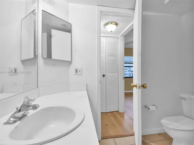 10501 W Broward Blvd # 304, Plantation FL 33324