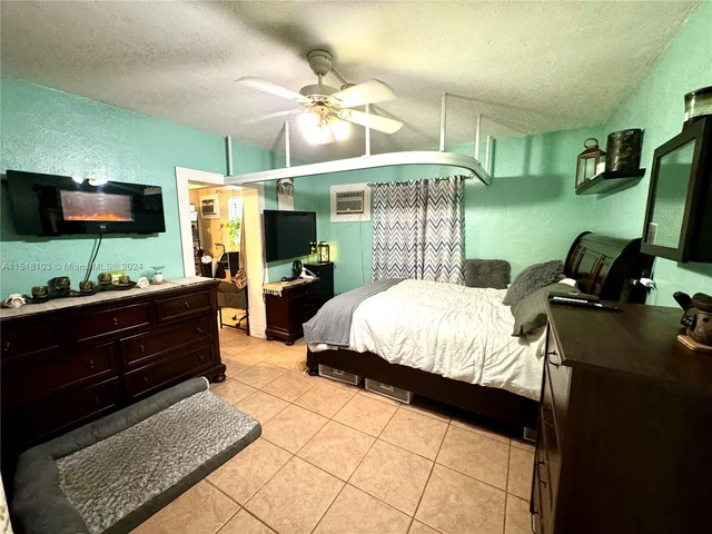 821 E 16th Pl, Hialeah FL 33010