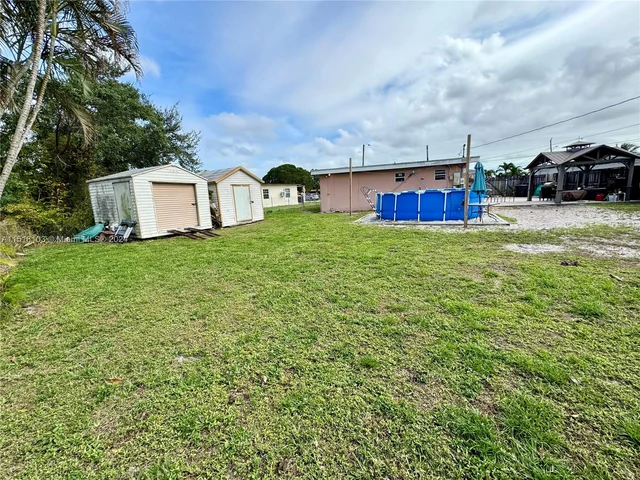 821 E 16th Pl, Hialeah FL 33010