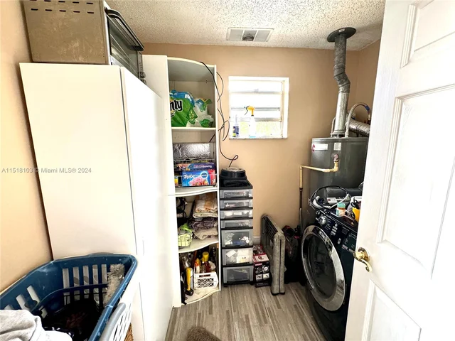 821 E 16th Pl, Hialeah FL 33010