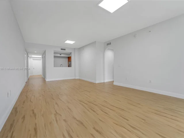 3340 NE 190th St # 502, Aventura FL 33180