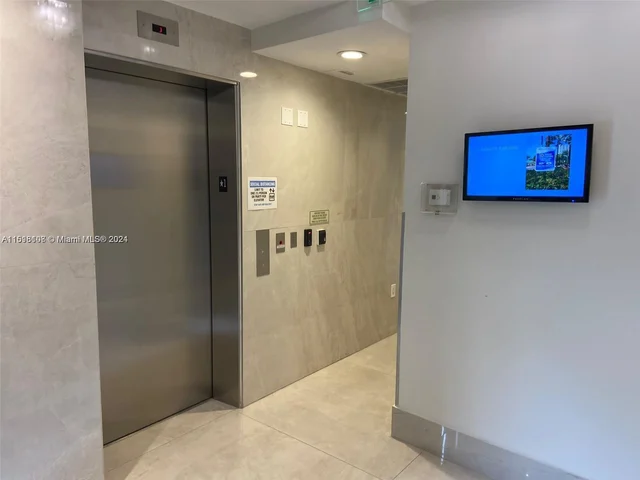 3340 NE 190th St # 502, Aventura FL 33180