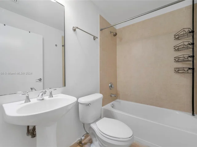 3340 NE 190th St # 502, Aventura FL 33180