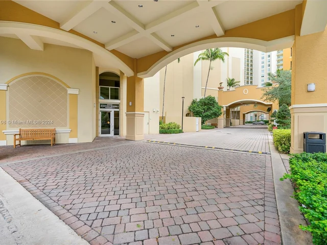 3340 NE 190th St # 502, Aventura FL 33180