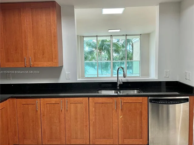 3340 NE 190th St # 502, Aventura FL 33180