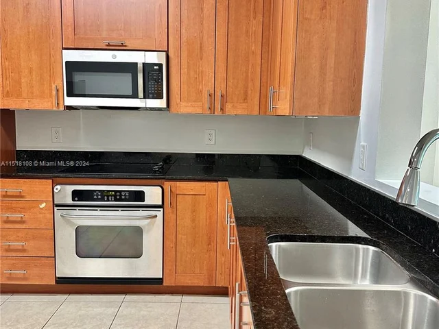 3340 NE 190th St # 502, Aventura FL 33180