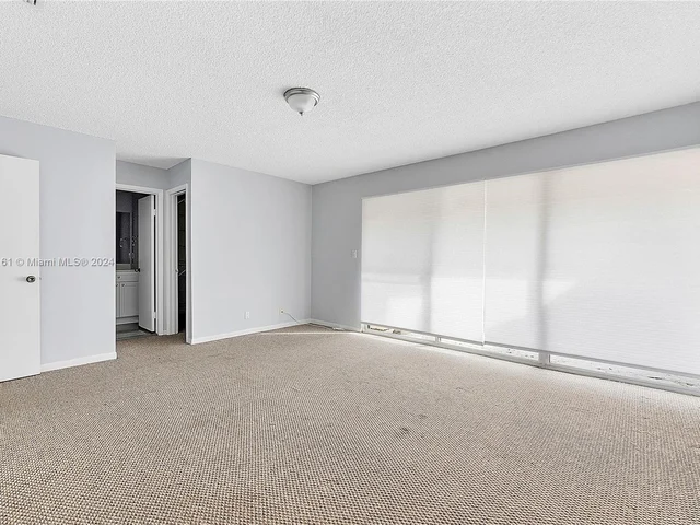 878 NW 81st Way, Plantation FL 33324