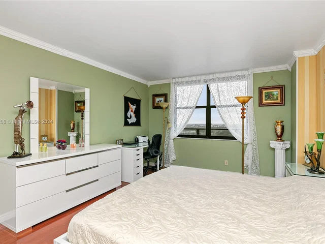 2301 S Ocean Dr # 1806, Hollywood FL 33019