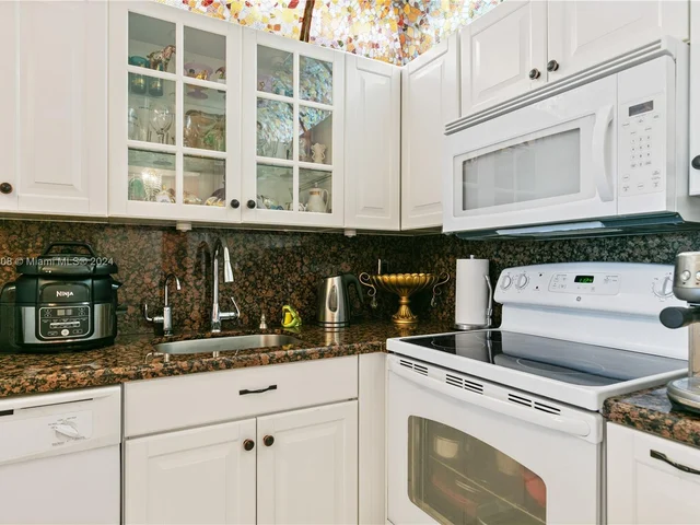 2301 S Ocean Dr # 1806, Hollywood FL 33019