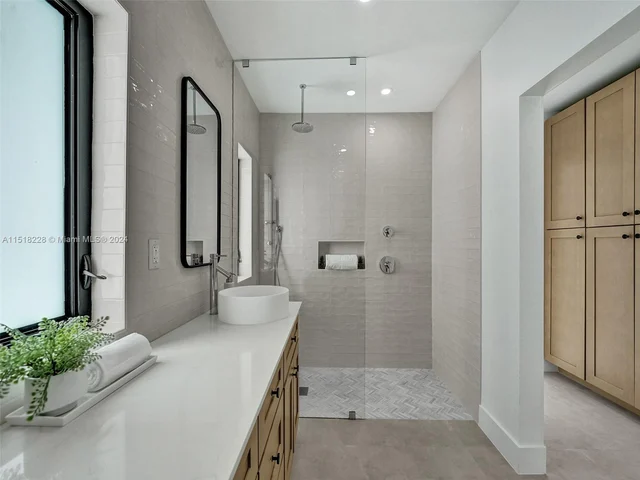 1466 NE 55th St, Fort Lauderdale FL 33334