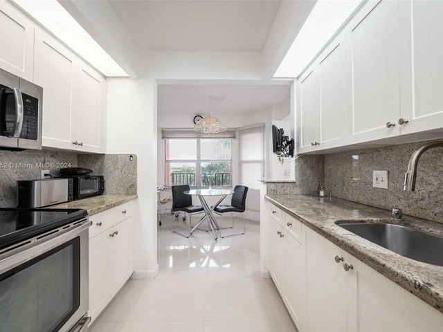 701 SW 141st Ave # 412R, Pembroke Pines FL 33027