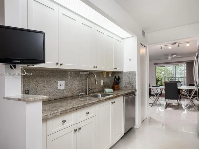 701 SW 141st Ave # 412R, Pembroke Pines FL 33027