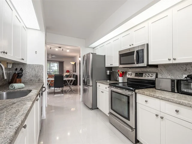 701 SW 141st Ave # 412R, Pembroke Pines FL 33027