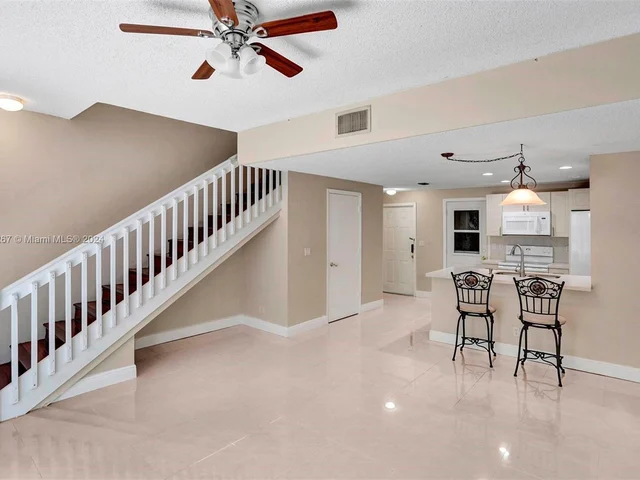 1602 Coronado Rd # 33, Weston FL 33327