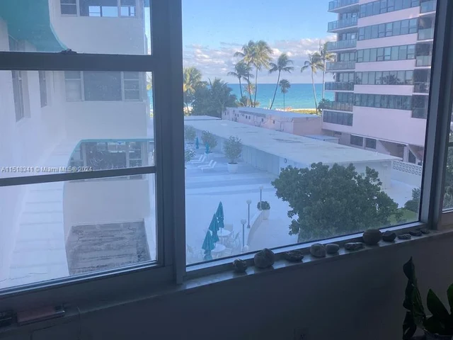 5255 Collins Ave # 3C, Miami Beach FL 33140