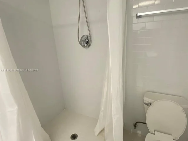 5255 Collins Ave # 3C, Miami Beach FL 33140