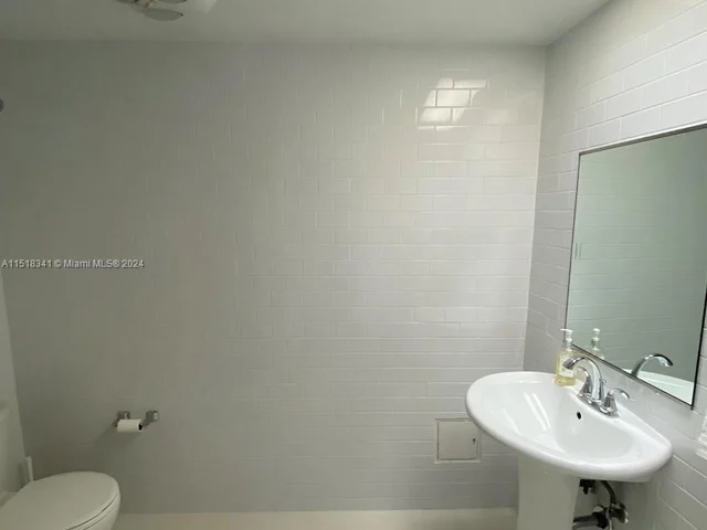 5255 Collins Ave # 3C, Miami Beach FL 33140