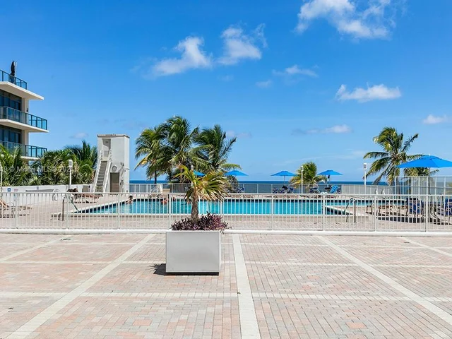 2401 S Ocean Dr # 1106, Hollywood FL 33019