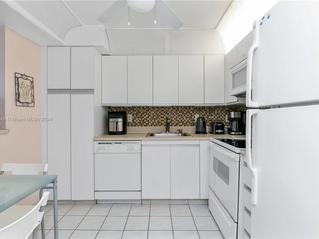 2401 S Ocean Dr # 1106, Hollywood FL 33019