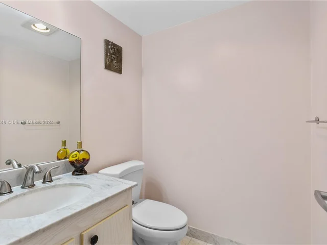 2401 S Ocean Dr # 1106, Hollywood FL 33019