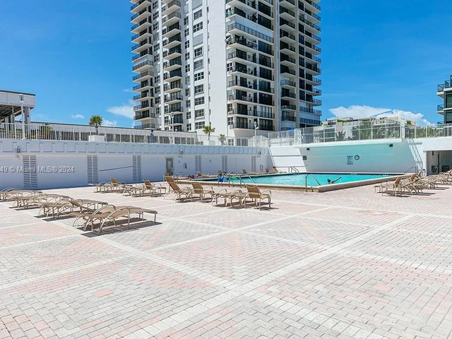 2401 S Ocean Dr # 1106, Hollywood FL 33019