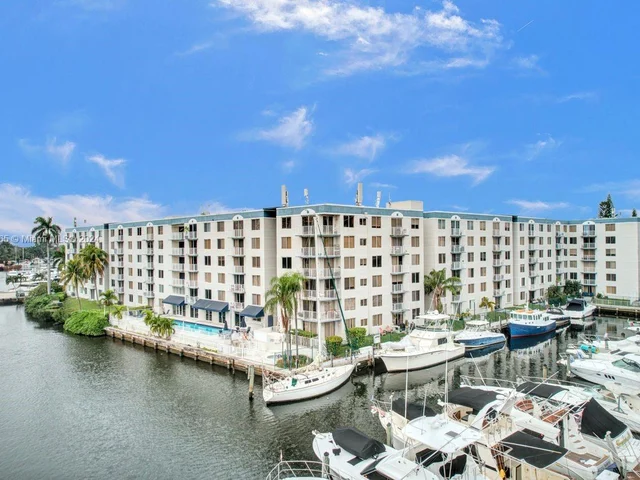 1720 NW N River Dr # 210, Miami FL 33125
