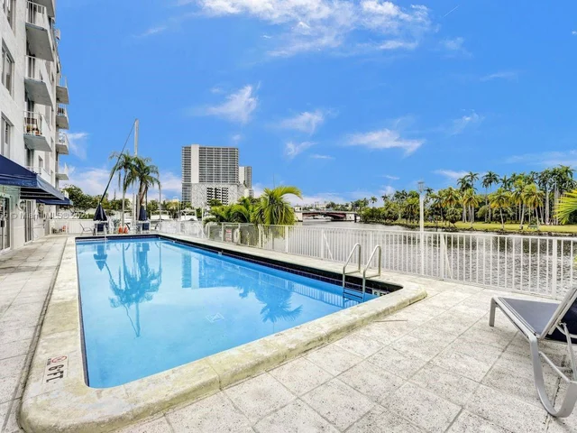 1720 NW N River Dr # 210, Miami FL 33125