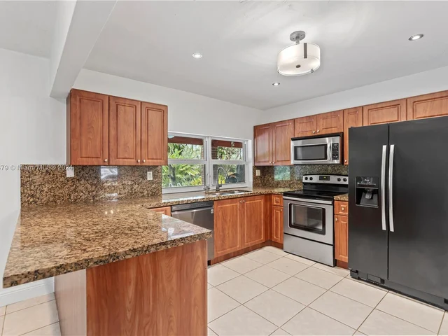 10337 SW 118th St, Miami FL 33176