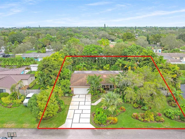 10337 SW 118th St, Miami FL 33176