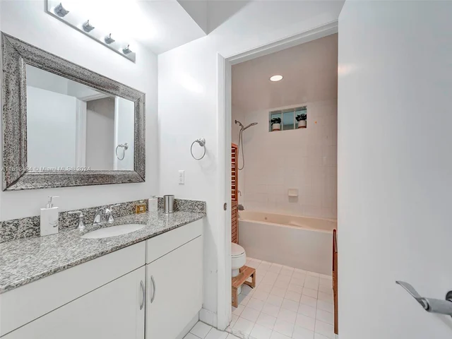 7270 SW 88th St # B407, Miami FL 33156