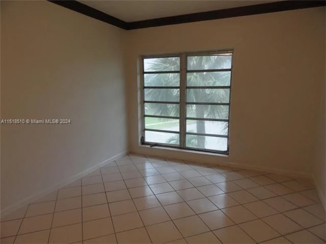 1600 NE 114th St # 302, Miami FL 33181