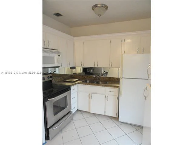1600 NE 114th St # 302, Miami FL 33181