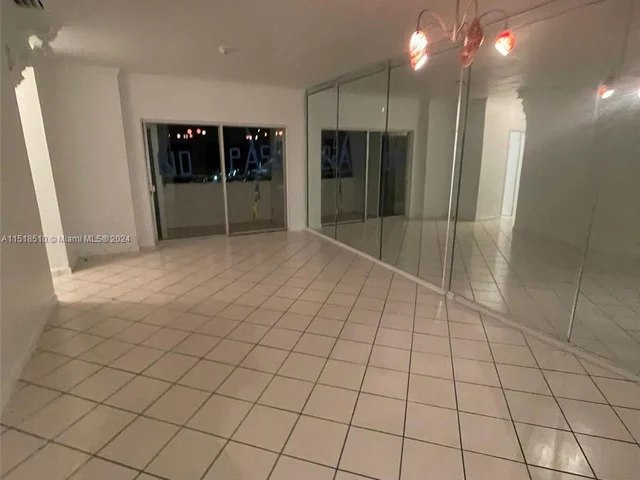 1600 NE 114th St # 302, Miami FL 33181