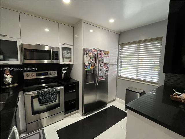 13916 SW 172nd Ln # 13916, Miami FL 33177