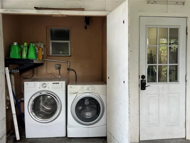 2206 SW 13th St, Fort Lauderdale FL 33312