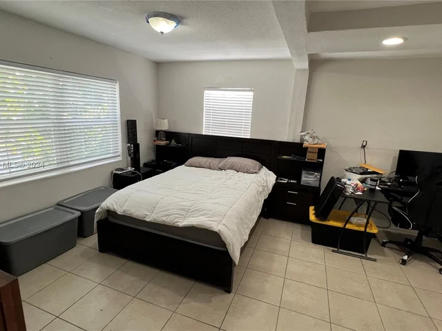 2206 SW 13th St, Fort Lauderdale FL 33312