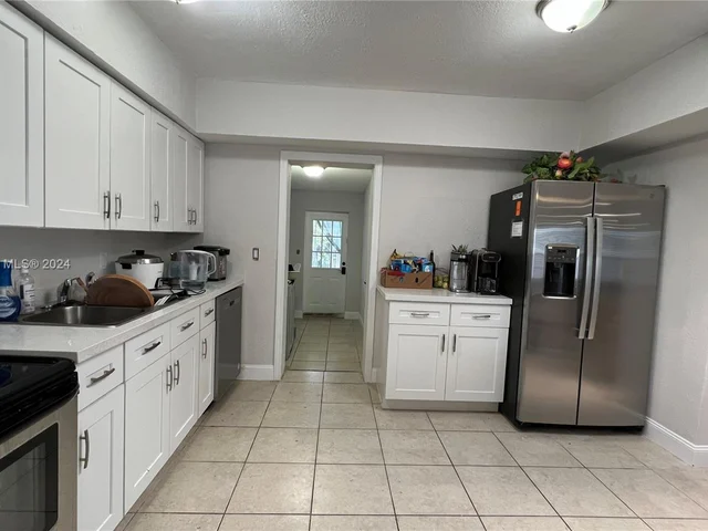 2206 SW 13th St, Fort Lauderdale FL 33312