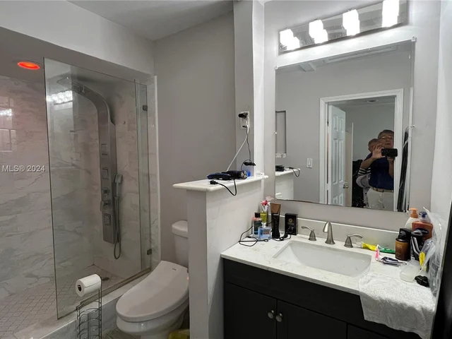 2206 SW 13th St, Fort Lauderdale FL 33312