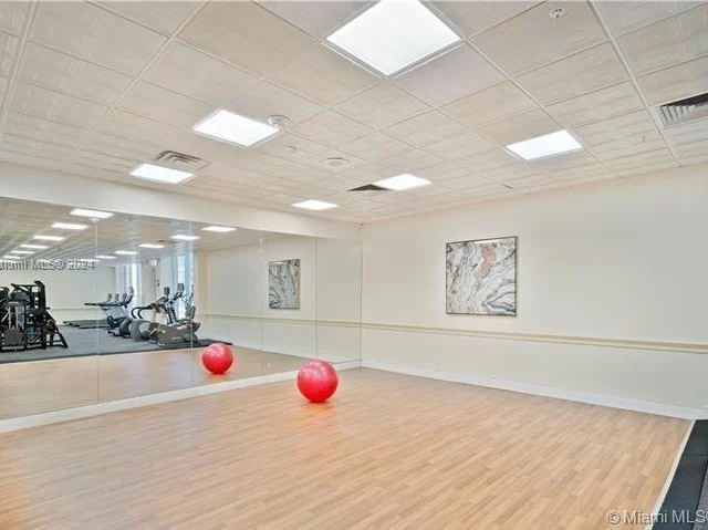 2030 S Ocean Dr # 1519, Hallandale Beach FL 33009