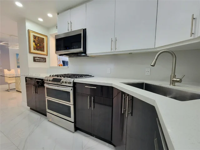 2030 S Ocean Dr # 1519, Hallandale Beach FL 33009