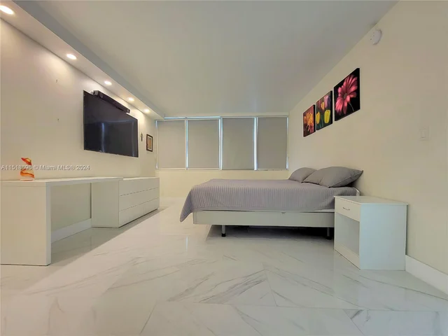 2030 S Ocean Dr # 1519, Hallandale Beach FL 33009