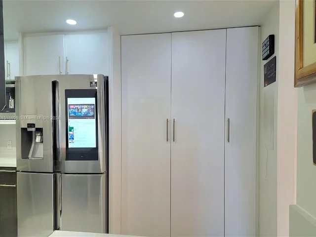 2030 S Ocean Dr # 1519, Hallandale Beach FL 33009