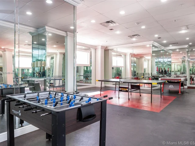 2030 S Ocean Dr # 1519, Hallandale Beach FL 33009