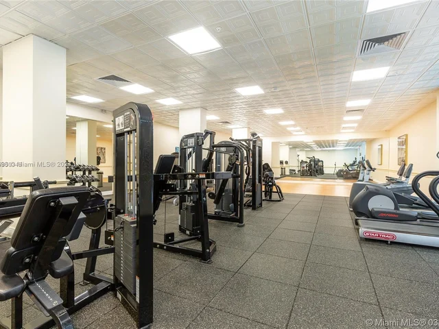 2030 S Ocean Dr # 1519, Hallandale Beach FL 33009