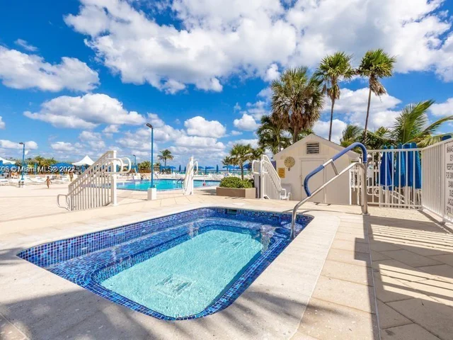 2030 S Ocean Dr # 1519, Hallandale Beach FL 33009