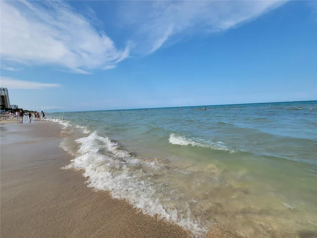 2030 S Ocean Dr # 1519, Hallandale Beach FL 33009